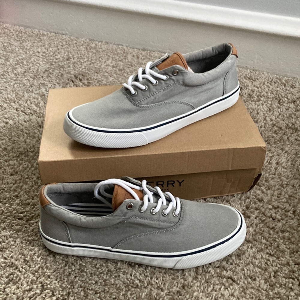 NIB Sperry Men’s Striper II CVO Sneaker - Grey in Size 10